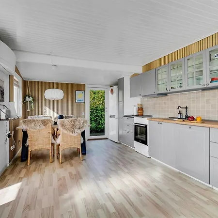 Hjalma - 250m To The Fjord By Interhome