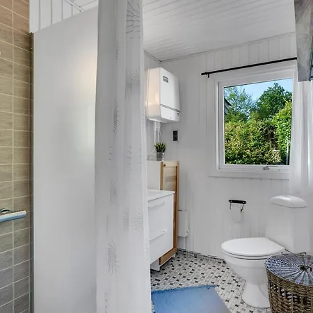 Hjalma - 250m To The Fjord By Interhome Feriehus