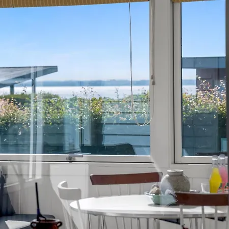 Hjalma - 250m To The Fjord By Interhome Feriehus