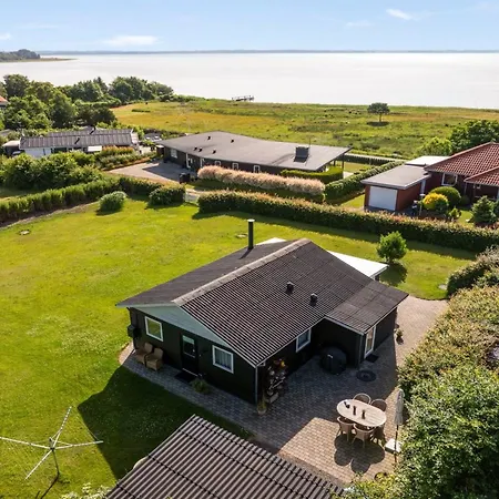 Hjalma - 250m To The Fjord By Interhome Feriehus
